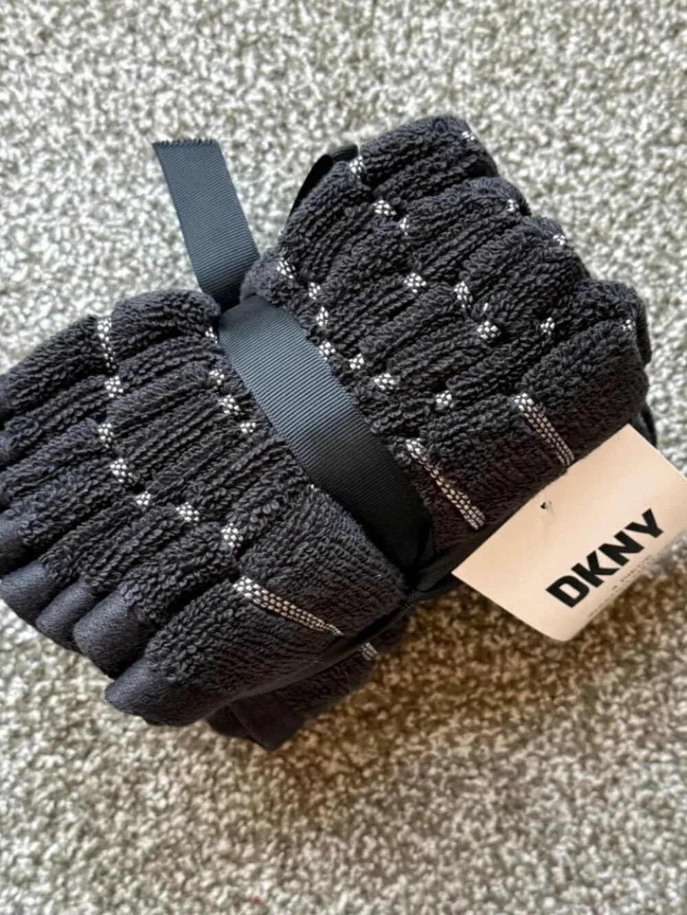 NWT DKNY 4-Piece Washcloth Pack Black Striped Cotton Towels Set